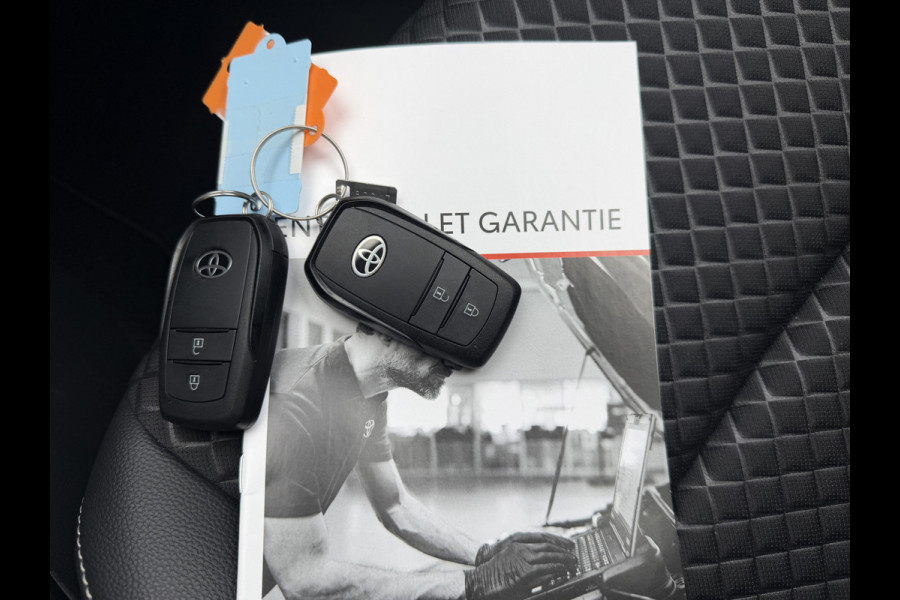 Toyota Yaris 1.5 Hybrid Executive / Bi tone | FACELIFT | 10 jr GARNTIE | Rijklaar!!!