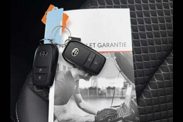 Toyota Yaris 1.5 Hybrid Executive / Bi tone | FACELIFT | 10 jr GARNTIE | Rijklaar!!!