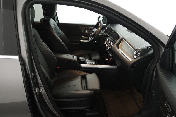 Mercedes-Benz EQA 250 Business Solution Luxury 67 kWh (CAMERA, STOELVERWARMING, ELEKTR STOELEN)