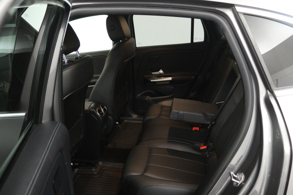 Mercedes-Benz EQA 250 Business Solution Luxury 67 kWh (CAMERA, STOELVERWARMING, ELEKTR STOELEN)