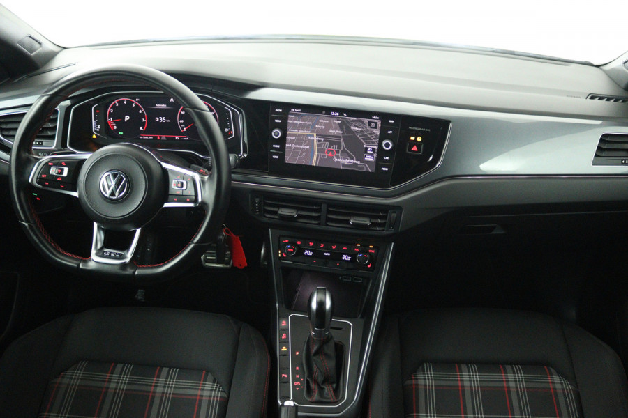 Volkswagen Polo 2.0 TSI GTI (STOELVERWARMING, DIGITALE COCKPIT, CRUISE ADAPTIEF)