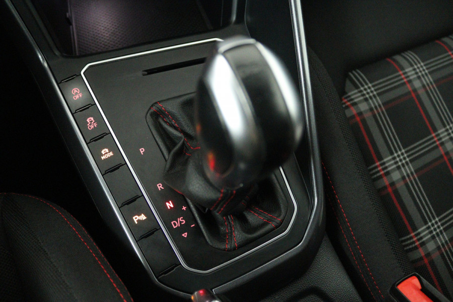 Volkswagen Polo 2.0 TSI GTI (STOELVERWARMING, DIGITALE COCKPIT, CRUISE ADAPTIEF)
