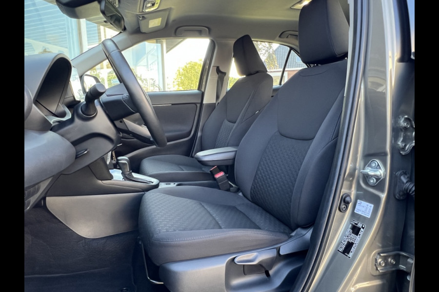 Toyota Yaris Cross 1.5 Hybrid 116 Active Comfort Pack | Dodehoekherkenning, Parkeersensoren, Stoel + Stuurverwarming, Lichtmetalen velgen