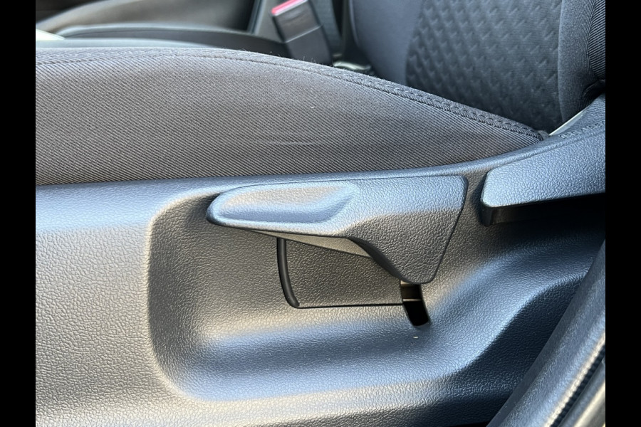 Toyota Yaris Cross 1.5 Hybrid 116 Active Comfort Pack | Dodehoekherkenning, Parkeersensoren, Stoel + Stuurverwarming, Lichtmetalen velgen
