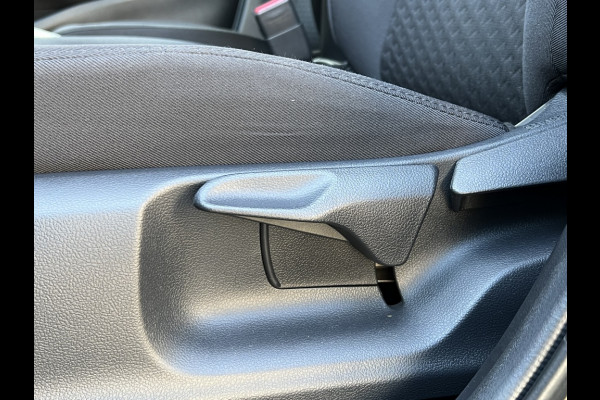 Toyota Yaris Cross 1.5 Hybrid 116 Active Comfort Pack | Dodehoekherkenning, Parkeersensoren, Stoel + Stuurverwarming, Lichtmetalen velgen