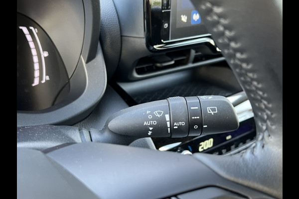 Toyota Yaris Cross 1.5 Hybrid 116 Active Comfort Pack | Dodehoekherkenning, Parkeersensoren, Stoel + Stuurverwarming, Lichtmetalen velgen