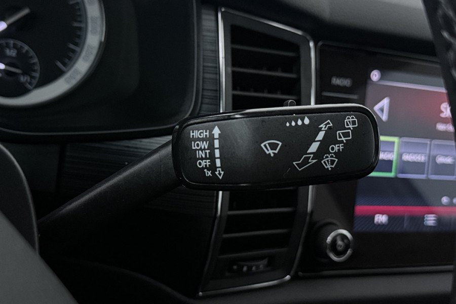 Škoda Kodiaq 1.5 TSI Limited Business Edition (TREKHAAK AFNEEMBAAR, CANTON, STOELVERWARMING, CAMERA, CRUISE ADAPTIEF)