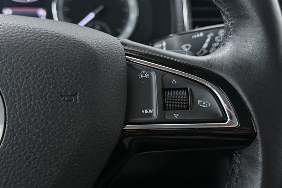 Škoda Kodiaq 1.5 TSI Limited Business Edition (TREKHAAK AFNEEMBAAR, CANTON, STOELVERWARMING, CAMERA, CRUISE ADAPTIEF)