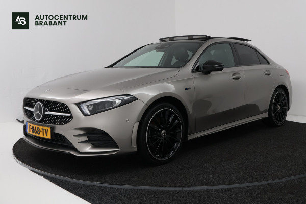 Mercedes-Benz A-Klasse 250 e (PANORAMADAK, ELEKT. STOELEN, SFEERVERLICHTING, ADAPTIEVE CRUISE)