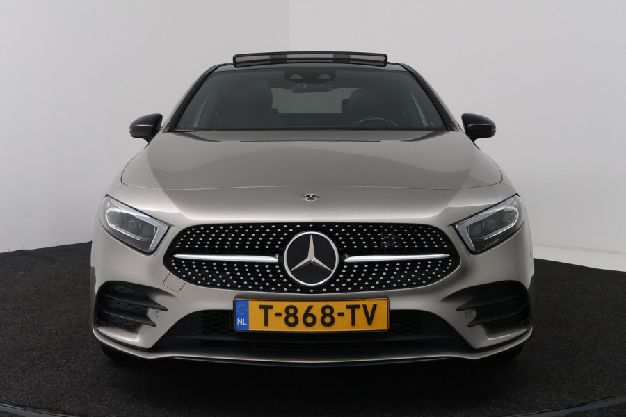 Mercedes-Benz A-Klasse 250 e (PANORAMADAK, ELEKT. STOELEN, SFEERVERLICHTING, ADAPTIEVE CRUISE)