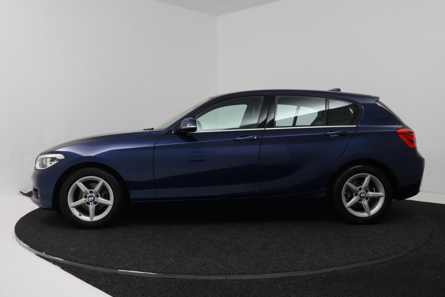 BMW 1-serie 118i Corporate Lease High Executive (ELEKT. STOELEN, STOELVERWARMING, LED, GROOT-NAVIGATIE, DEALER ONDERHOUDEN)