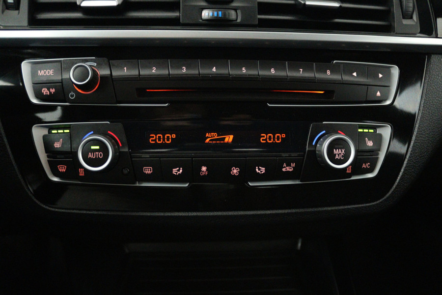BMW 1-serie 118i Corporate Lease High Executive (ELEKT. STOELEN, STOELVERWARMING, LED, GROOT-NAVIGATIE, DEALER ONDERHOUDEN)