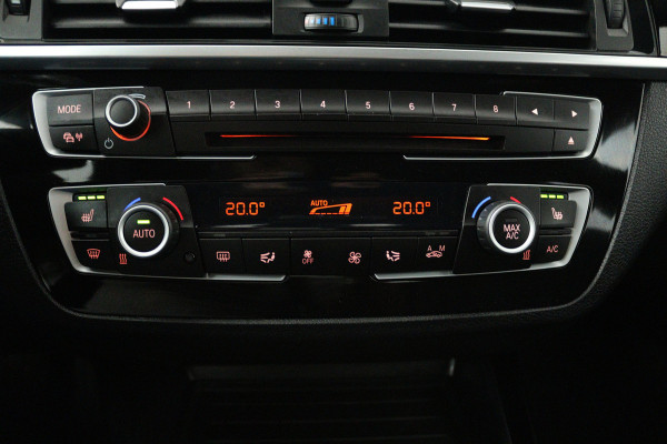 BMW 1-serie 118i Corporate Lease High Executive (ELEKT. STOELEN, STOELVERWARMING, LED, GROOT-NAVIGATIE, DEALER ONDERHOUDEN)