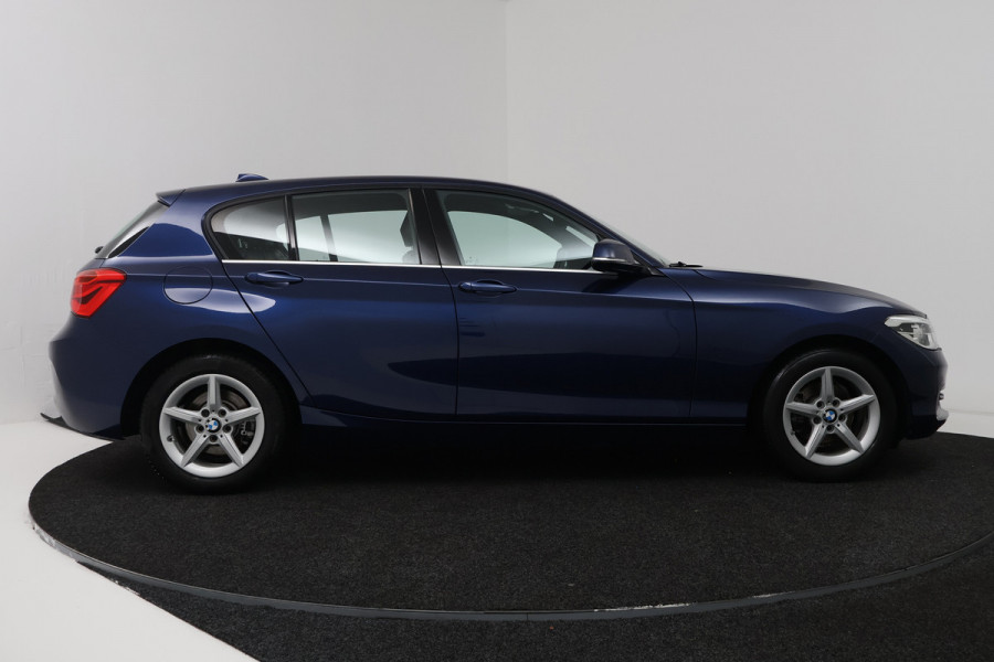 BMW 1-serie 118i Corporate Lease High Executive (ELEKT. STOELEN, STOELVERWARMING, LED, GROOT-NAVIGATIE, DEALER ONDERHOUDEN)
