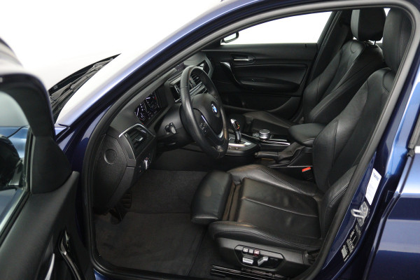 BMW 1-serie 118i Corporate Lease High Executive (ELEKT. STOELEN, STOELVERWARMING, LED, GROOT-NAVIGATIE, DEALER ONDERHOUDEN)
