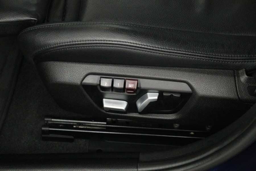 BMW 1-serie 118i Corporate Lease High Executive (ELEKT. STOELEN, STOELVERWARMING, LED, GROOT-NAVIGATIE, DEALER ONDERHOUDEN)