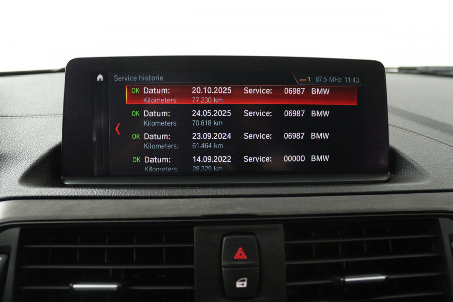 BMW 1-serie 118i Corporate Lease High Executive (ELEKT. STOELEN, STOELVERWARMING, LED, GROOT-NAVIGATIE, DEALER ONDERHOUDEN)