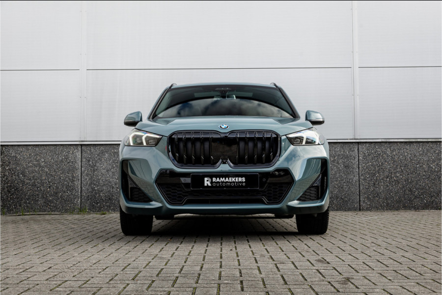 BMW X1 xDrive30e M Sport Pano / Leder / Harman Kardon / 360 camera / Head-up / Massage stoel /