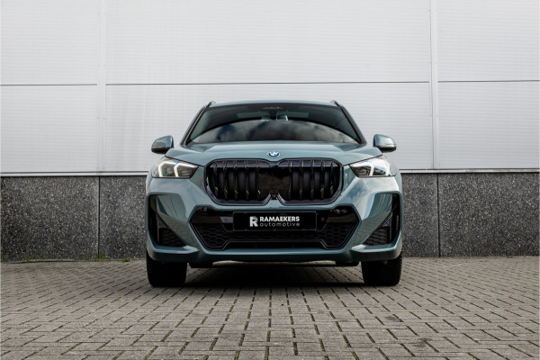 BMW X1 xDrive30e M Sport Pano / Leder / Harman Kardon / 360 camera / Head-up / Massage stoel /