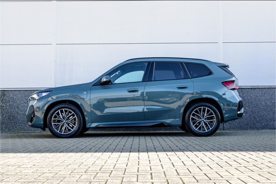 BMW X1 xDrive30e M Sport Pano / Leder / Harman Kardon / 360 camera / Head-up / Massage stoel /