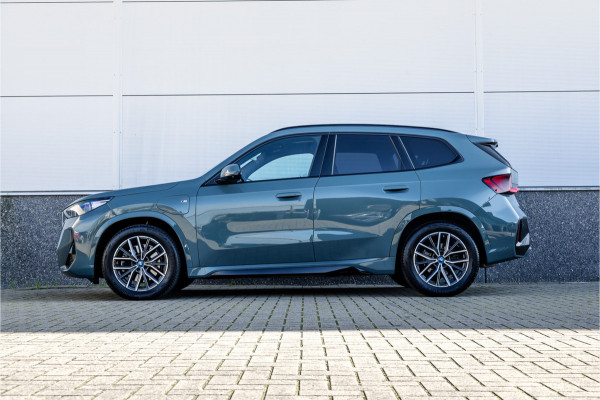 BMW X1 xDrive30e M Sport Pano / Leder / Harman Kardon / 360 camera / Head-up / Massage stoel /