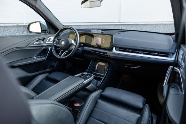 BMW X1 xDrive30e M Sport Pano / Leder / Harman Kardon / 360 camera / Head-up / Massage stoel /