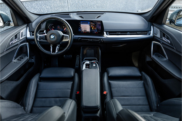 BMW X1 xDrive30e M Sport Pano / Leder / Harman Kardon / 360 camera / Head-up / Massage stoel /