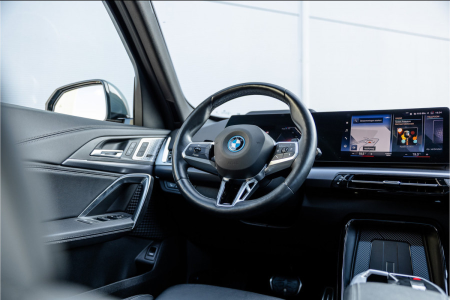 BMW X1 xDrive30e M Sport Pano / Leder / Harman Kardon / 360 camera / Head-up / Massage stoel /