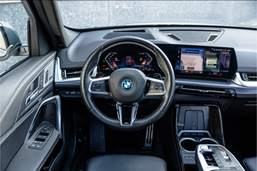 BMW X1 xDrive30e M Sport Pano / Leder / Harman Kardon / 360 camera / Head-up / Massage stoel /