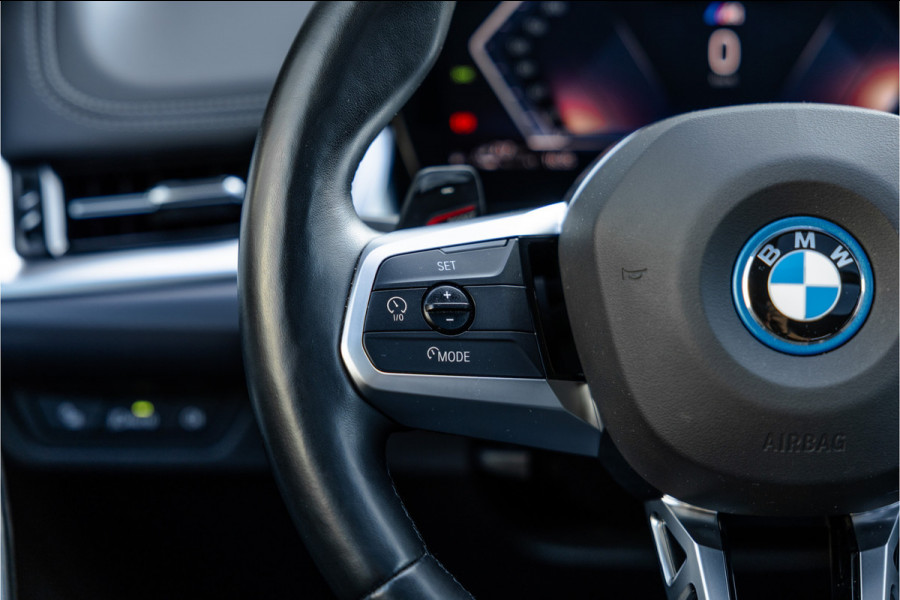 BMW X1 xDrive30e M Sport Pano / Leder / Harman Kardon / 360 camera / Head-up / Massage stoel /