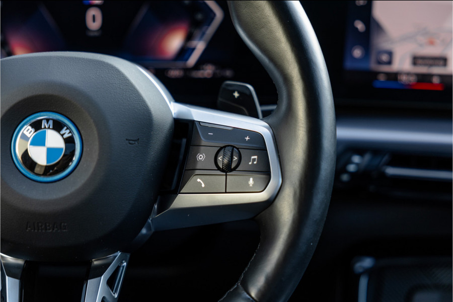 BMW X1 xDrive30e M Sport Pano / Leder / Harman Kardon / 360 camera / Head-up / Massage stoel /