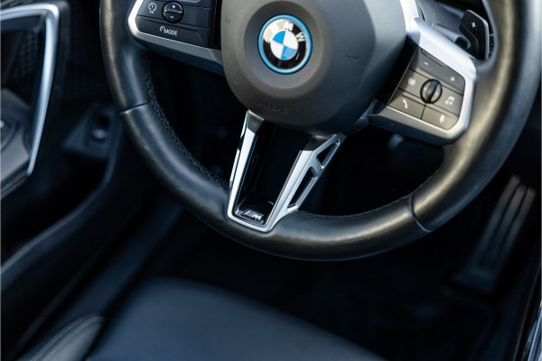 BMW X1 xDrive30e M Sport Pano / Leder / Harman Kardon / 360 camera / Head-up / Massage stoel /