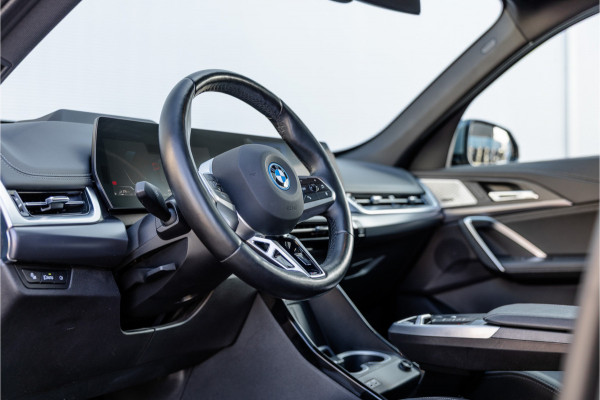 BMW X1 xDrive30e M Sport Pano / Leder / Harman Kardon / 360 camera / Head-up / Massage stoel /