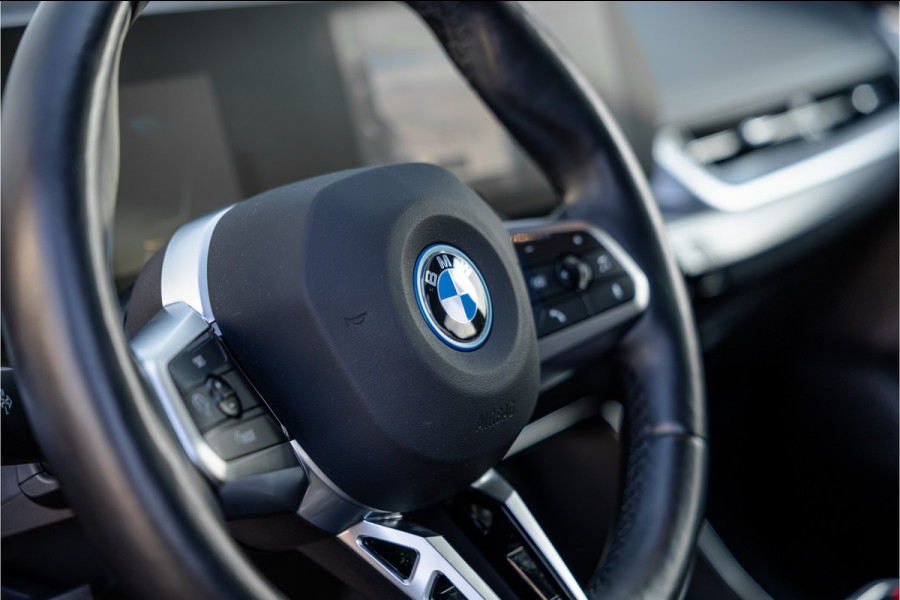 BMW X1 xDrive30e M Sport Pano / Leder / Harman Kardon / 360 camera / Head-up / Massage stoel /