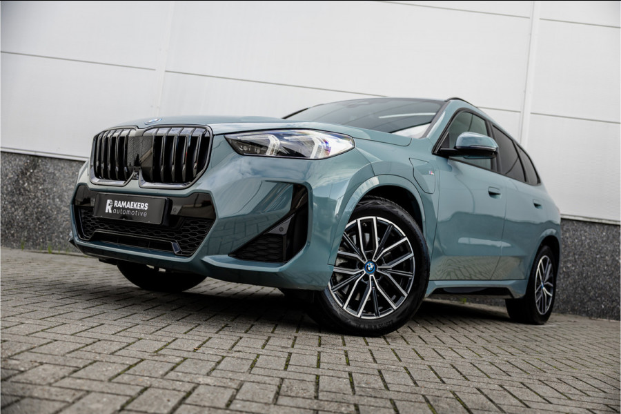 BMW X1 xDrive30e M Sport Pano / Leder / Harman Kardon / 360 camera / Head-up / Massage stoel /