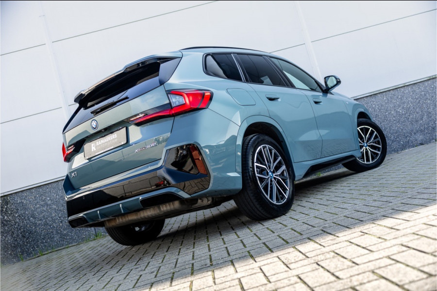 BMW X1 xDrive30e M Sport Pano / Leder / Harman Kardon / 360 camera / Head-up / Massage stoel /