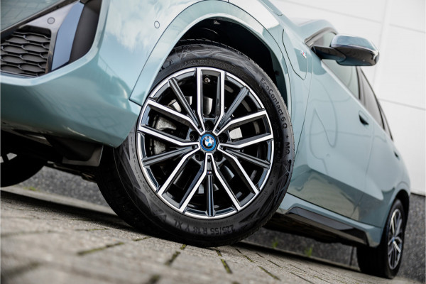 BMW X1 xDrive30e M Sport Pano / Leder / Harman Kardon / 360 camera / Head-up / Massage stoel /