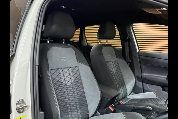 Volkswagen Taigo 1.5 TSI R-Line | 150 pk | Black Style | IQ.DRIVE | Keyless | ACC | LED | Discover Media |