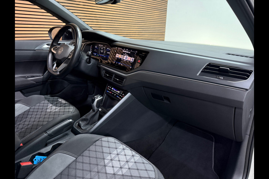 Volkswagen Taigo 1.5 TSI R-Line | 150 pk | Black Style | IQ.DRIVE | Keyless | ACC | LED | Discover Media |
