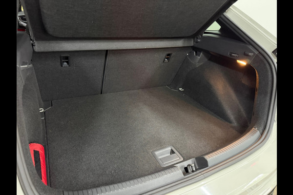 Volkswagen Taigo 1.5 TSI R-Line | 150 pk | Black Style | IQ.DRIVE | Keyless | ACC | LED | Discover Media |
