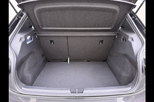 Volkswagen ID.3 62kWh SOH 91% Adap.Cruise Stoel+Stuurverwarming Navi Ecc Apple Carplay Android Auto DAB All-Season Banden Isofix Bluetooth Keyless start Rijstrooksensor 1e Eigenaar Dealeronderhouden Origineel Nederlandse Auto