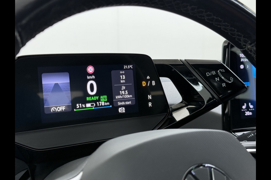 Volkswagen ID.3 62kWh SOH 91% Adap.Cruise Stoel+Stuurverwarming Navi Ecc Apple Carplay Android Auto DAB All-Season Banden Isofix Bluetooth Keyless start Rijstrooksensor 1e Eigenaar Dealeronderhouden Origineel Nederlandse Auto