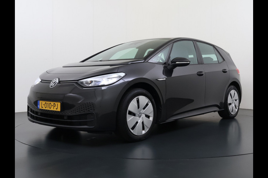 Volkswagen ID.3 62kWh SOH 91% Adap.Cruise Stoel+Stuurverwarming Navi Ecc Apple Carplay Android Auto DAB All-Season Banden Isofix Bluetooth Keyless start Rijstrooksensor 1e Eigenaar Dealeronderhouden Origineel Nederlandse Auto