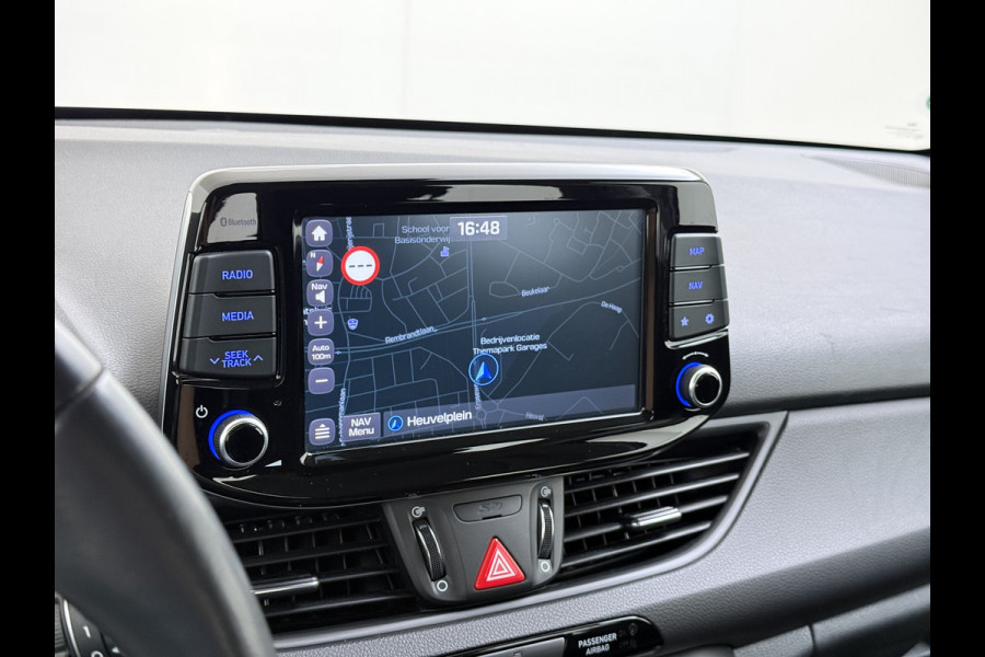 Hyundai i30 5Drs 120PK Trekhaak Camera Ecc Android Auto Apple Carplay Navi Pdc Comfort Cruise Control Led Bluetooth DAB Lane Assist Issofix Origineel Nederlandse Auto