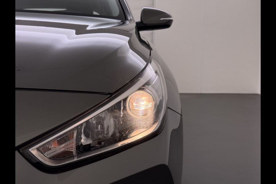 Hyundai i30 5Drs 120PK Trekhaak Camera Ecc Android Auto Apple Carplay Navi Pdc Comfort Cruise Control Led Bluetooth DAB Lane Assist Issofix Origineel Nederlandse Auto