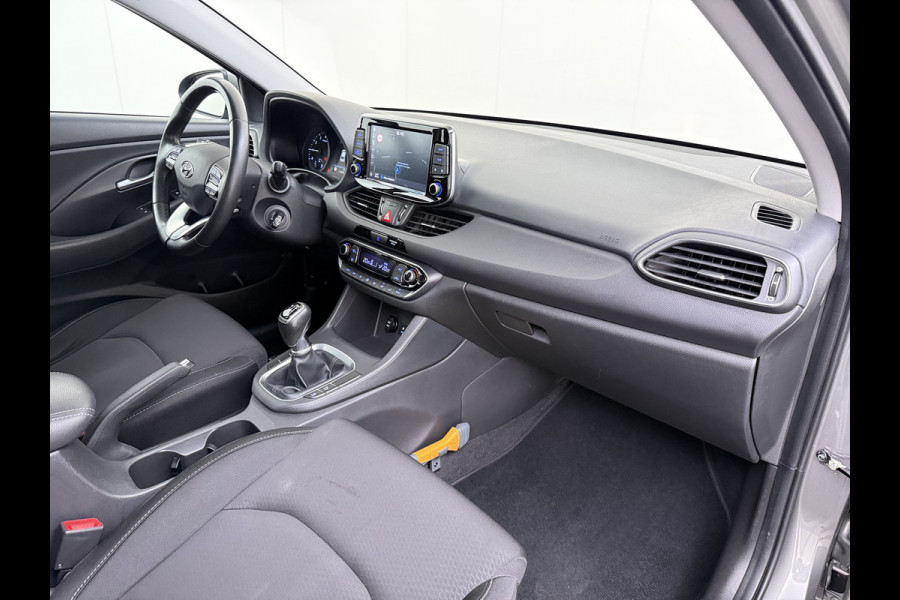Hyundai i30 5Drs 120PK Trekhaak Camera Ecc Android Auto Apple Carplay Navi Pdc Comfort Cruise Control Led Bluetooth DAB Lane Assist Issofix Origineel Nederlandse Auto