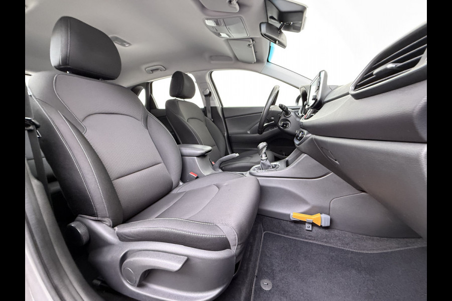 Hyundai i30 5Drs 120PK Trekhaak Camera Ecc Android Auto Apple Carplay Navi Pdc Comfort Cruise Control Led Bluetooth DAB Lane Assist Issofix Origineel Nederlandse Auto