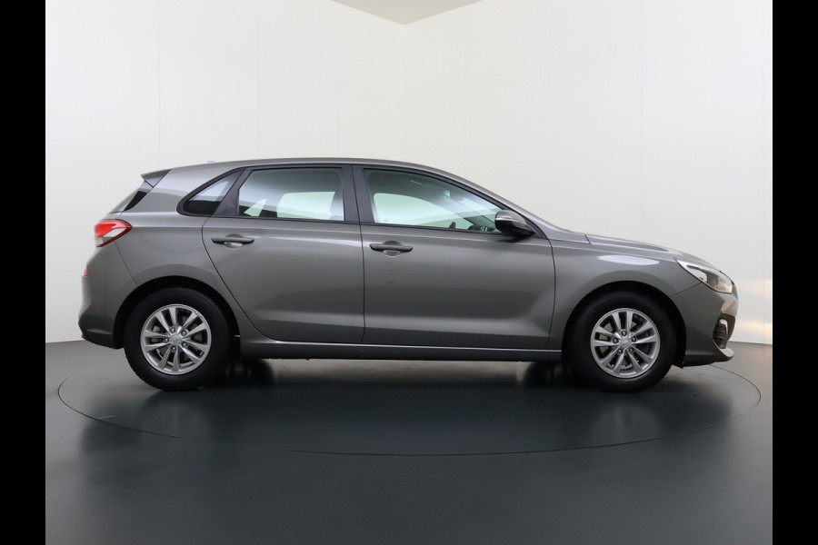 Hyundai i30 5Drs 120PK Trekhaak Camera Ecc Android Auto Apple Carplay Navi Pdc Comfort Cruise Control Led Bluetooth DAB Lane Assist Issofix Origineel Nederlandse Auto