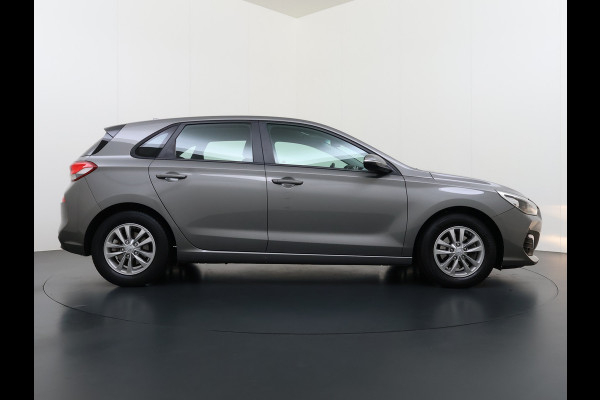 Hyundai i30 5Drs 120PK Trekhaak Camera Ecc Android Auto Apple Carplay Navi Pdc Comfort Cruise Control Led Bluetooth DAB Lane Assist Issofix Origineel Nederlandse Auto