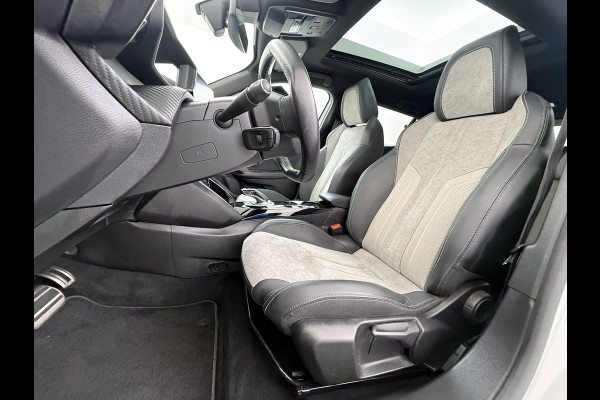 Peugeot e-2008 EV GT Pack SOH 90% Panoramadak Adap.Cruise 360°Camera Stoelverwarming Apple Carplay Android Auto 50kWh Navi Ecc Lmv Led Lane Assist Voorruitverwarming 1e Eigenaar Dealeronderhouden Origineel Nederlandse Auto